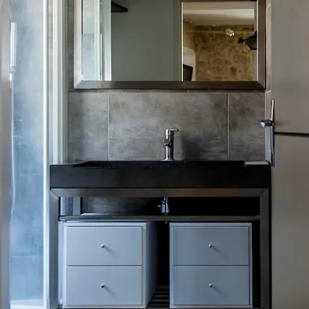 Le Petit Tresor Apartment